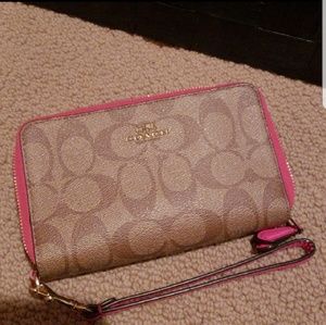 SOLD-----COACH Wristlet/Wallet